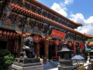 Храм вонг тай син в Гонконге фото